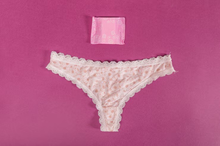 keputihan normal, celana dalam bolong, keputihan merusak kain, penyebab celana dalam cepat rusak, perawatan area kewanitaan, tips merawat celana dalam, pantyliner organik, nonawoman indonesia, kesehatan wanita, keputihan abnormal